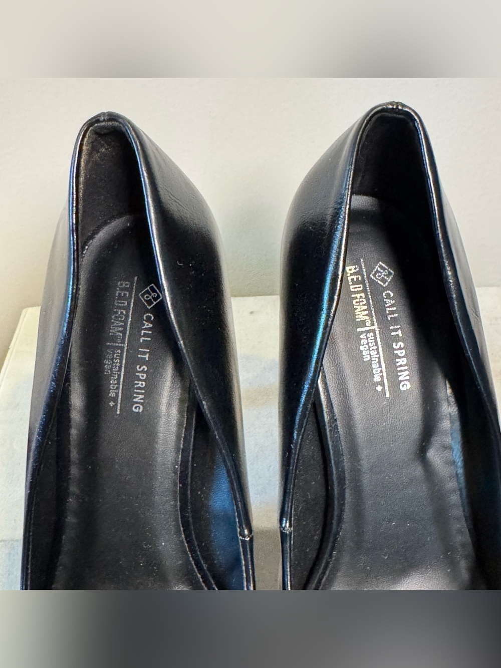 Call It Spring Black Pointed Toe Pumps w Metallic Gold Cylindrical Heel, size 9 - Picture 5 of 7
